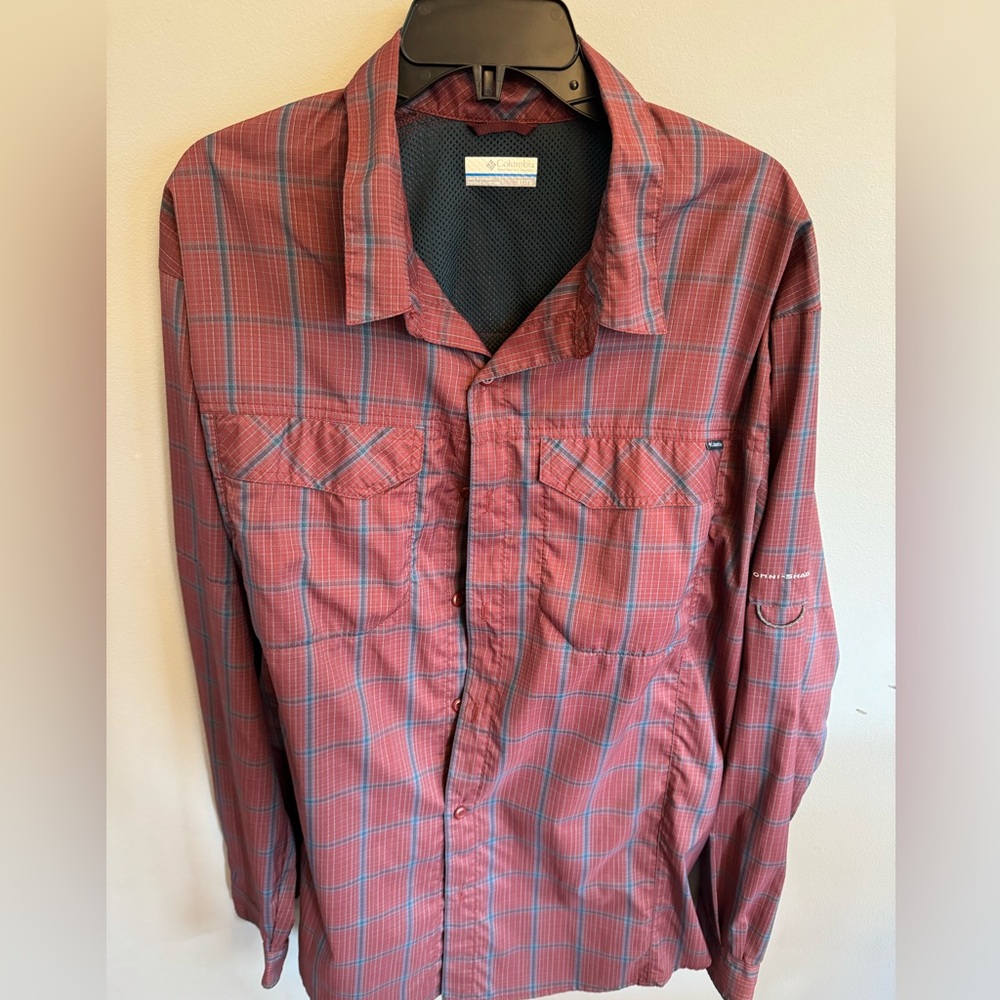 Columbia Button Up XL